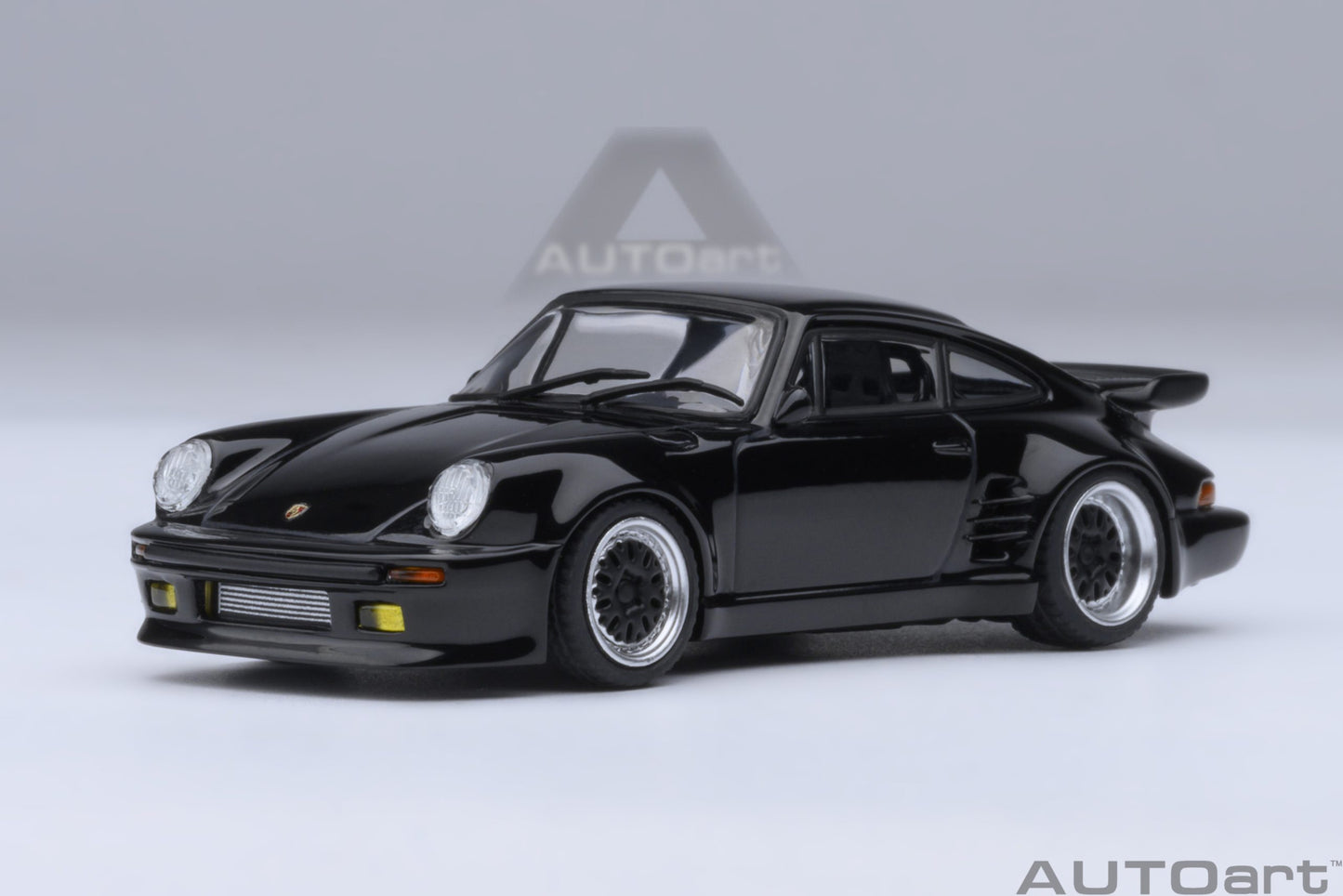 AUTOart Porsche 911(930) Turbo - Wangan Midnight "Blackbird" (Comic #1 Version) (1:64)