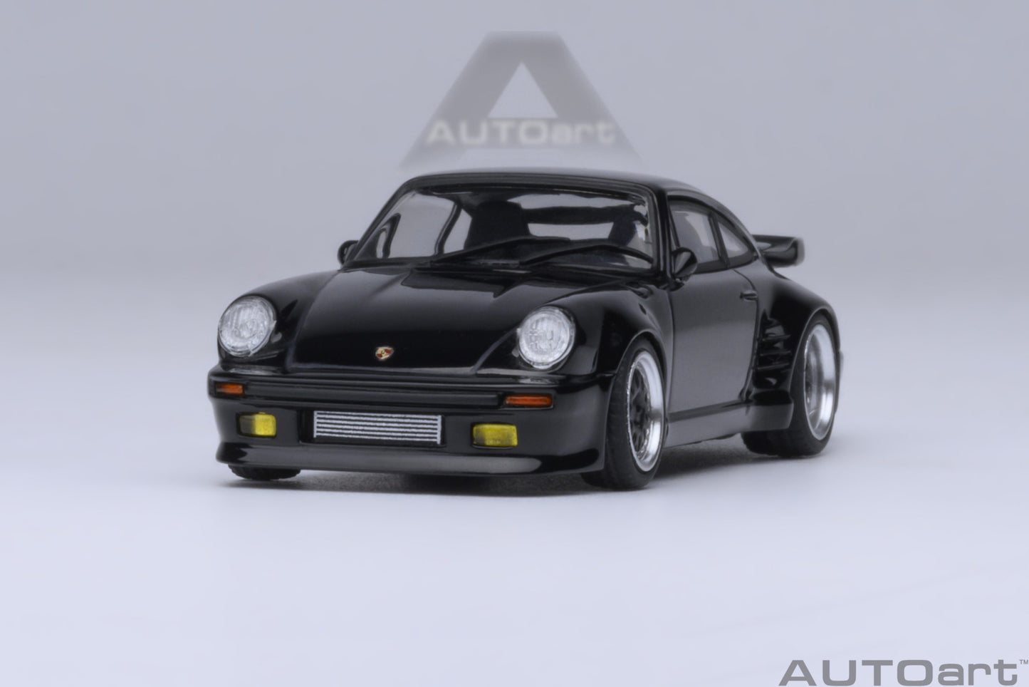 AUTOart Porsche 911(930) Turbo - Wangan Midnight "Blackbird" (Comic #1 Version) (1:64)