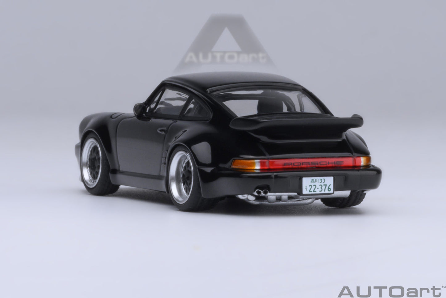 AUTOart Porsche 911(930) Turbo - Wangan Midnight "Blackbird" (Comic #1 Version) (1:64)