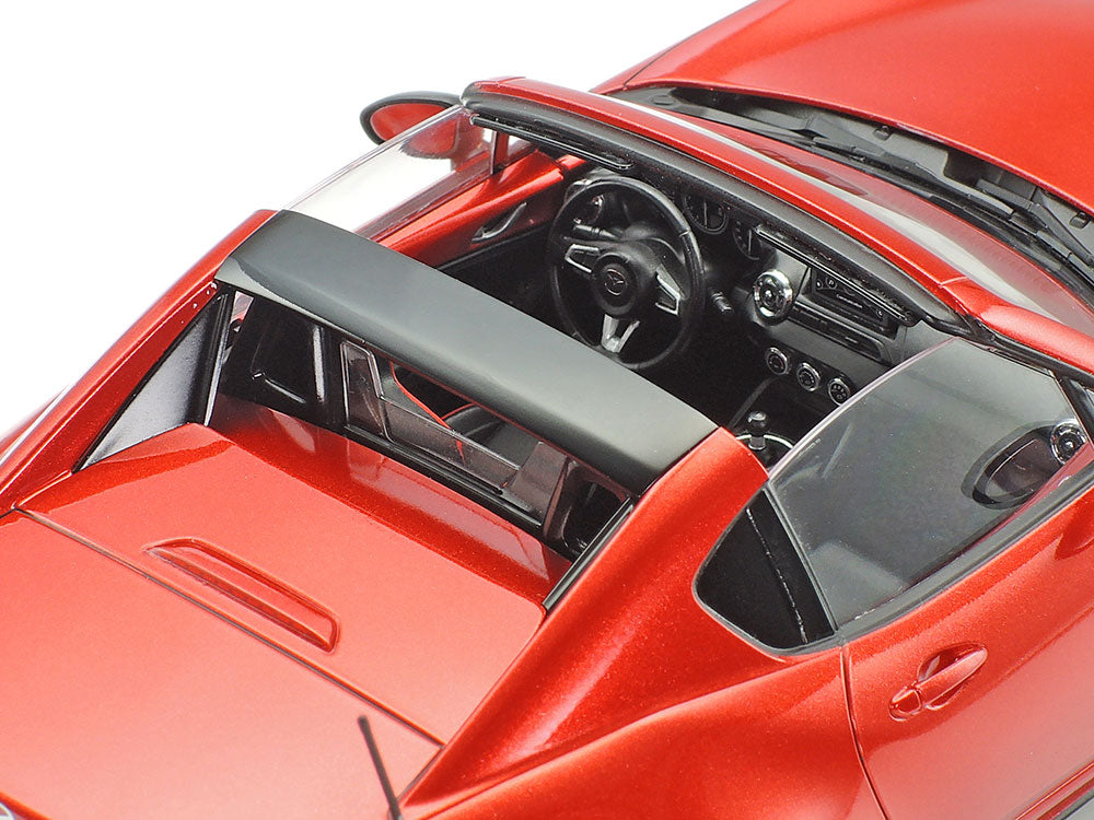 Tamiya Mazda MX-5 Roadster RF (1:24)
