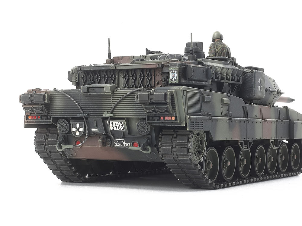 Tamiya German Main Battle Tank Leopard 2 A7V (1:48)