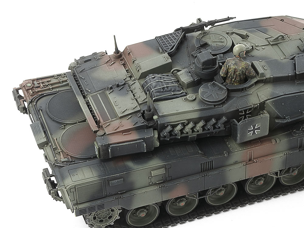 Tamiya German Main Battle Tank Leopard 2 A7V (1:48)
