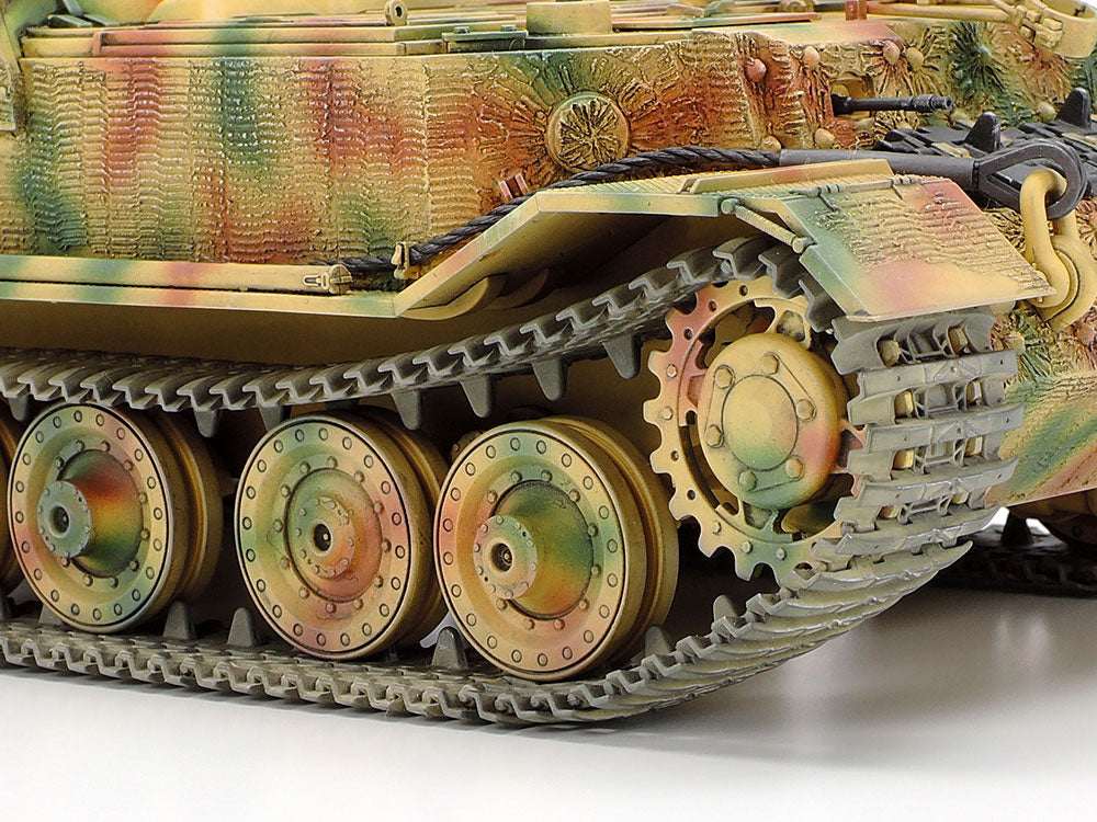 Tamiya Sd.Kfz.184 Schwerer Jagdpanzer "Elefant" German Heavy Tank Destroyer (1:35)
