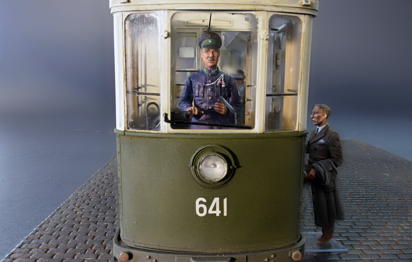 MiniArt European Tramcar with Crew & Passengers (1:35)