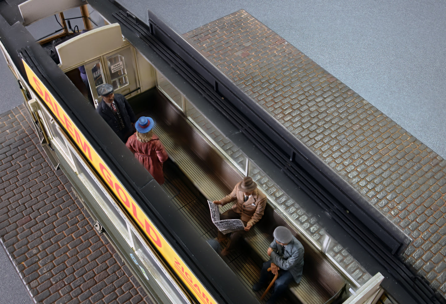 MiniArt European Tramcar with Crew & Passengers (1:35)