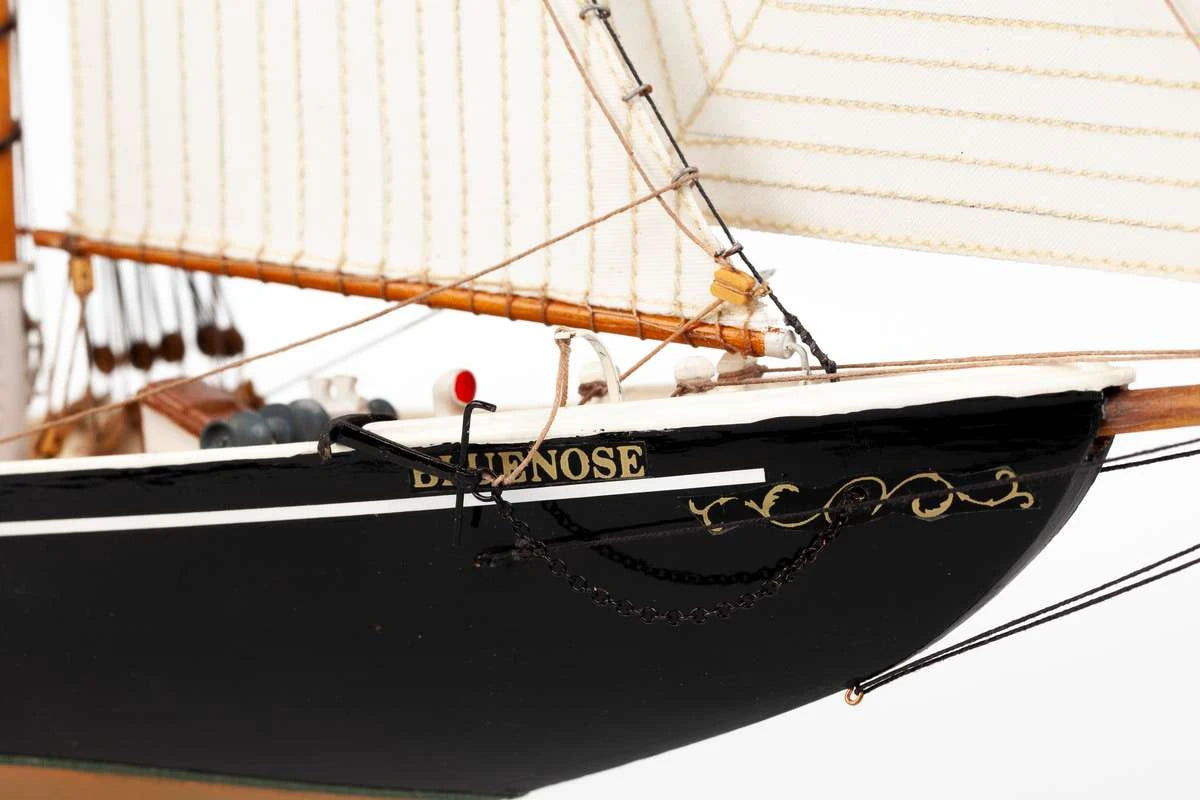 Billing Boats Schooner Bluenose II (1:100)