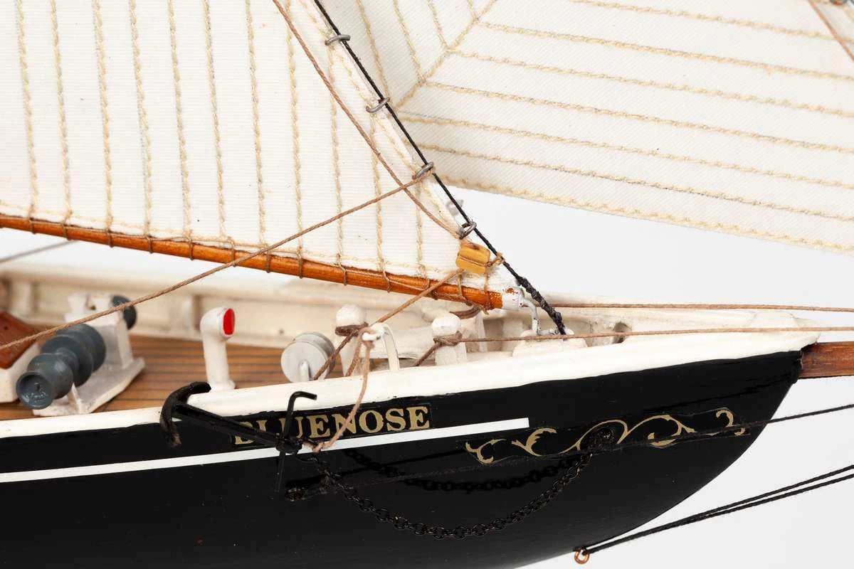 Billing Boats Schooner Bluenose II (1:100)