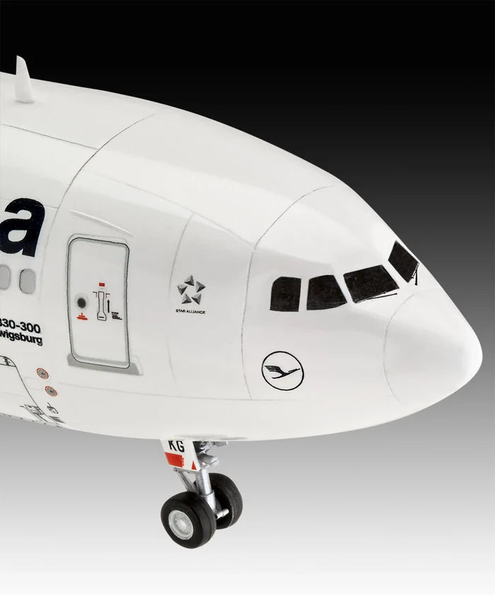 Revell Lufthansa (New Livery) Airbus A330-300 (1:144)