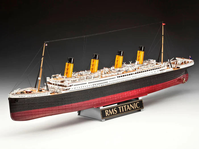Revell R.M.S. Titanic 100th Anniversary Edition (1:400)