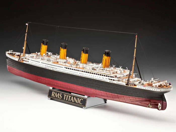Revell R.M.S. Titanic 100th Anniversary Edition (1:400)