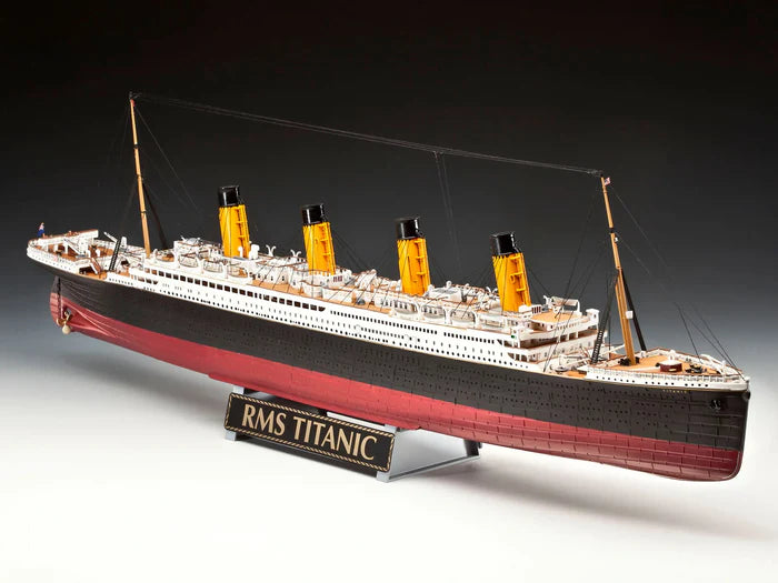 Revell R.M.S. Titanic 100th Anniversary Edition (1:400)