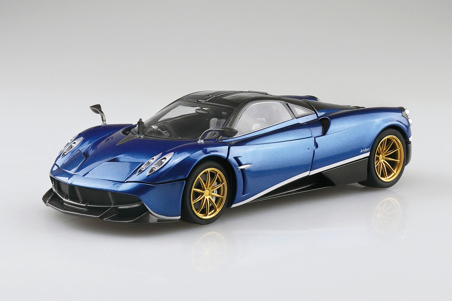 Aoshima 2016 Pagani Huayra Pacchetto Tempesta (1:24)