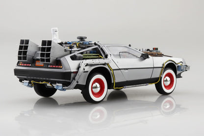 Aoshima Time Machine from Back To The Future Part III DMC DeLorean (1:24)