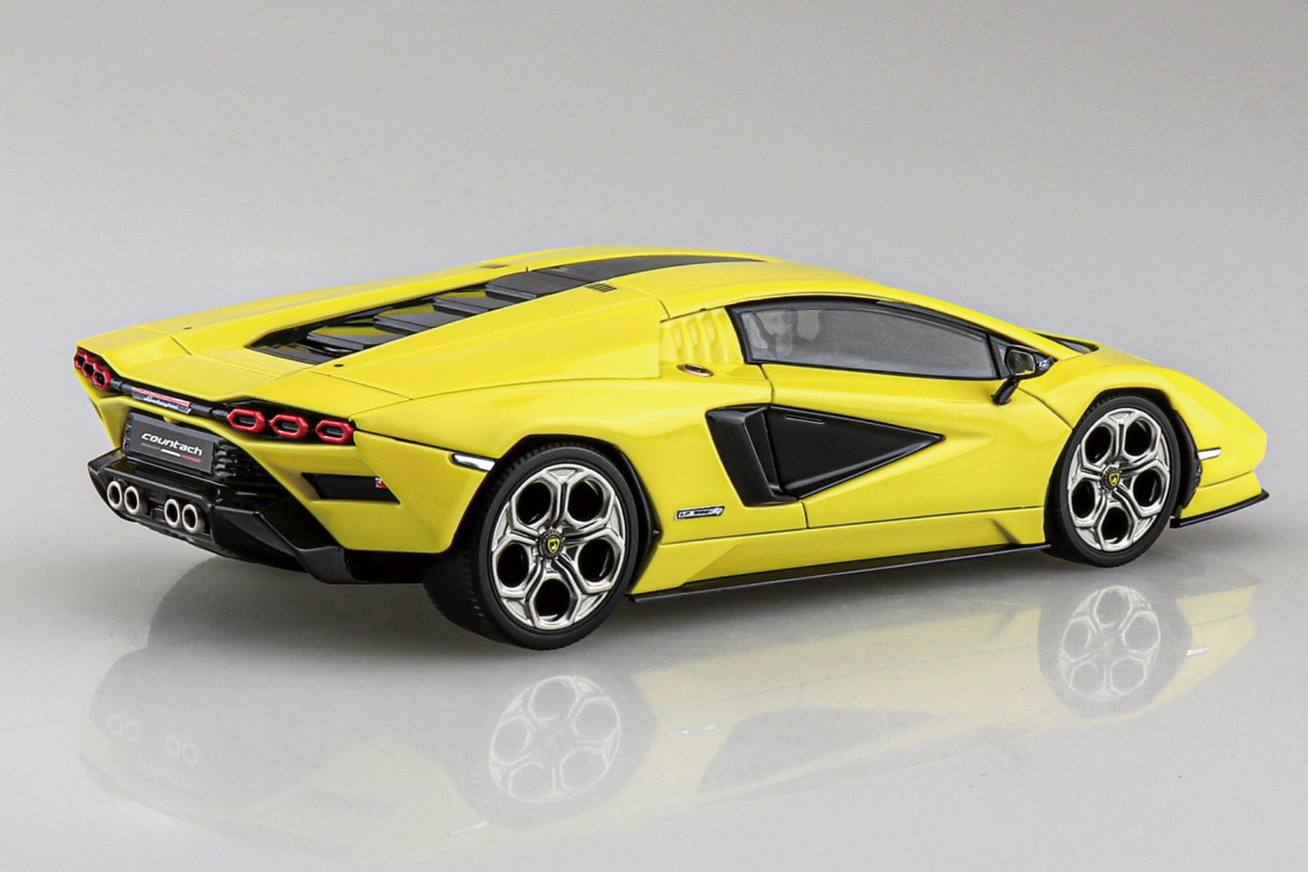 Aoshima Snap Kit Lamborghini Countach LPI 800-4 - Yellow (1:32)