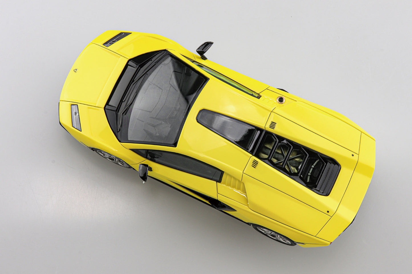 Aoshima Snap Kit Lamborghini Countach LPI 800-4 - Yellow (1:32)