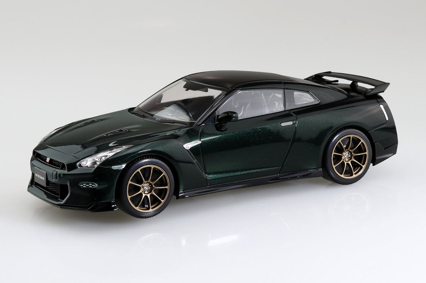 Aoshima Snap Kit 2024 Nissan R35 GT-R - Midnight Purple (1:32)