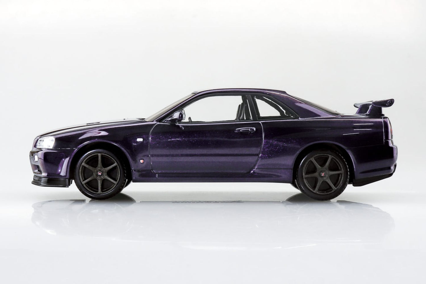 Aoshima Snap Kit Nissan R34 Skyline GT-R - Midnight Purple (1:32)