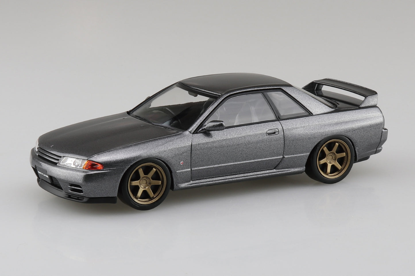 Aoshima Snap Kit Nissan R32  Skyline GT-R Custom Wheel (Gun Gray Metallic) (1:32)