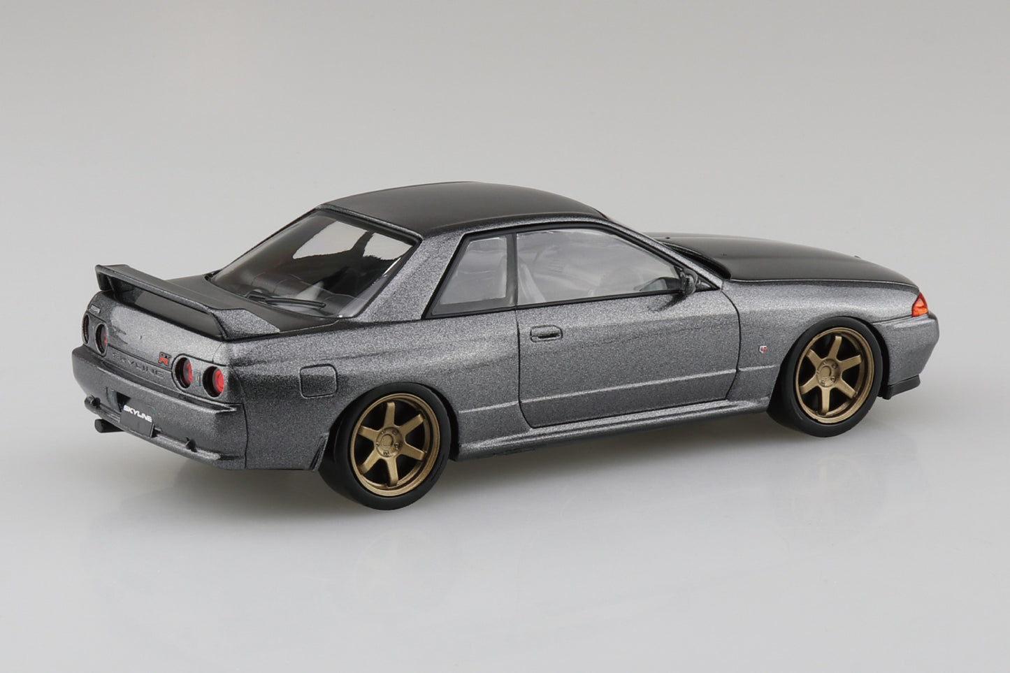 Aoshima Snap Kit Nissan R32  Skyline GT-R Custom Wheel (Gun Gray Metallic) (1:32)