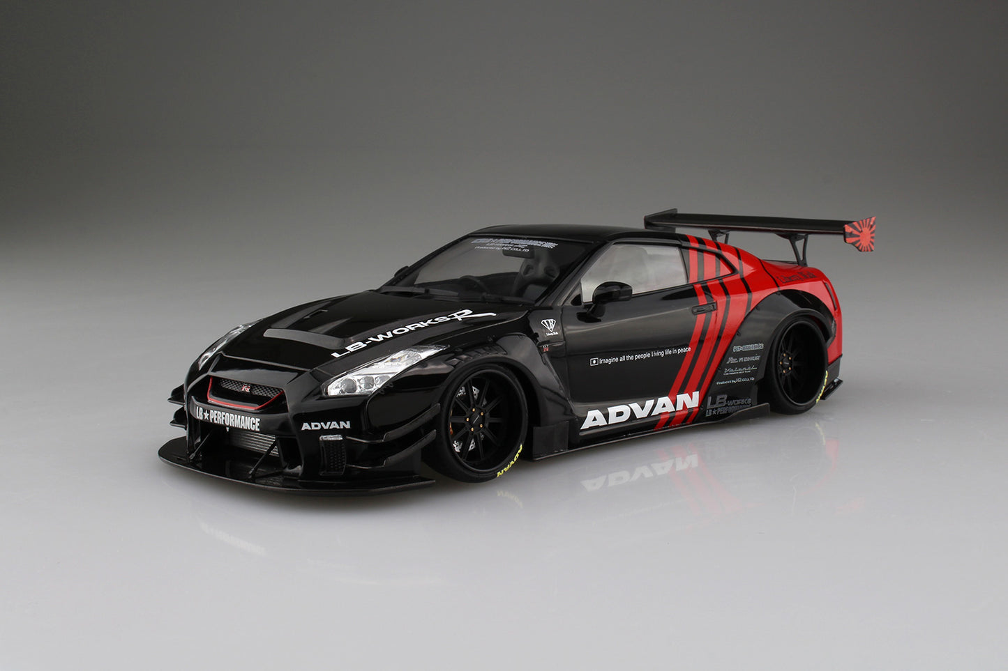 Aoshima LB.Works Nissan R35 GT-R Type 2 Ver.2 (1:24)