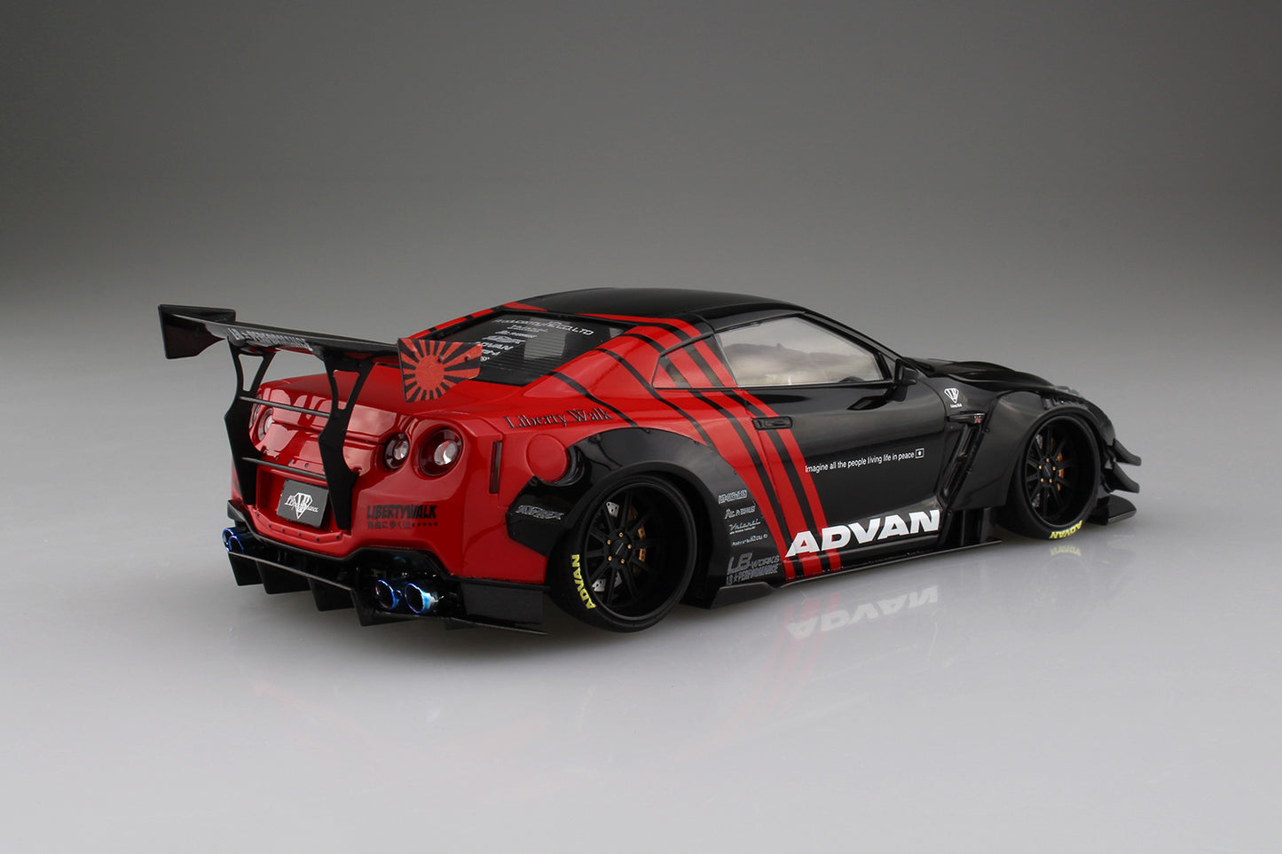 Aoshima LB.Works Nissan R35 GT-R Type 2 Ver.2 (1:24)
