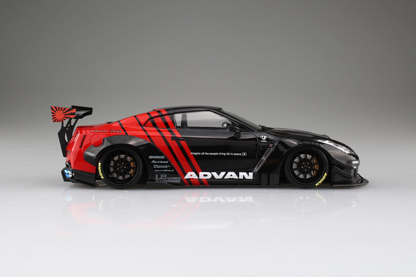Aoshima LB.Works Nissan R35 GT-R Type 2 Ver.2 (1:24)