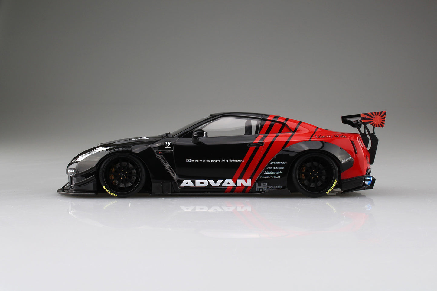 Aoshima LB.Works Nissan R35 GT-R Type 2 Ver.2 (1:24)