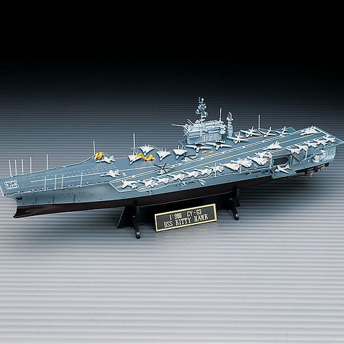 Academy USS Kitty Hawk CV-63 (1:800)