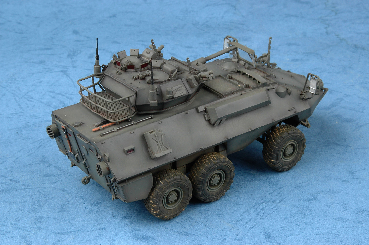 Trumpeter Canadian AVGP Cougar (Improved Version) (1:35)