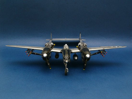 Trumpeter Lockheed P-38L-5-LO Lightning (1:32)