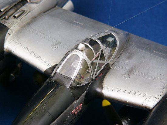 Trumpeter Lockheed P-38L-5-LO Lightning (1:32)