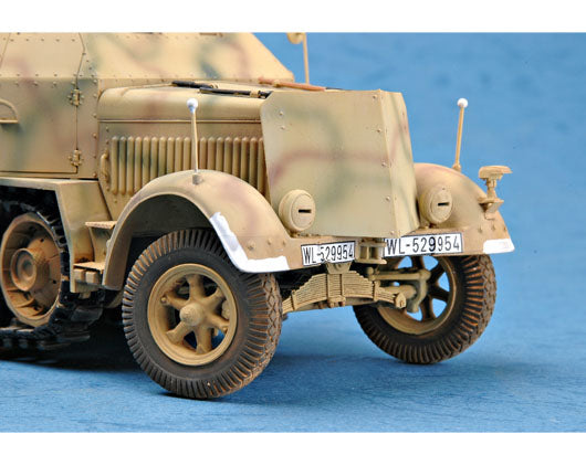 Trumpeter German 2cm Flakvierling 38 Auf Selbstfahrlafette (Sd.Kfz.7/1 Late Version) with Sd.Anhänger 52 (1:35)