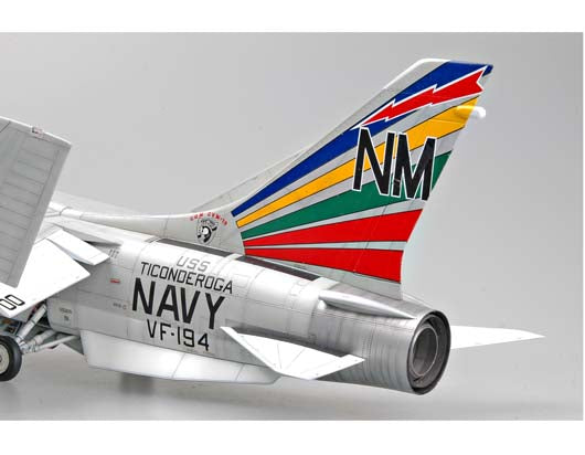 Trumpeter F-8E Crusader (1:32)