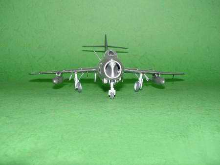Trumpeter Mikoyan-Gurevich MiG-15 bis Fagot-B (1:48)