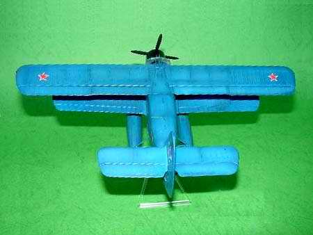 Trumpeter Antonov An-2V Colt on Float (1:72)