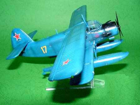 Trumpeter Antonov An-2V Colt on Float (1:72)