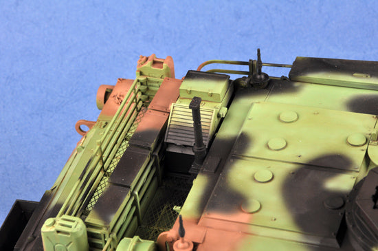 Trumpeter US M1A1 AIM MBT (1:16)