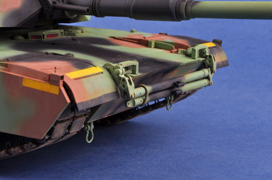 Trumpeter US M1A1 AIM MBT (1:16)