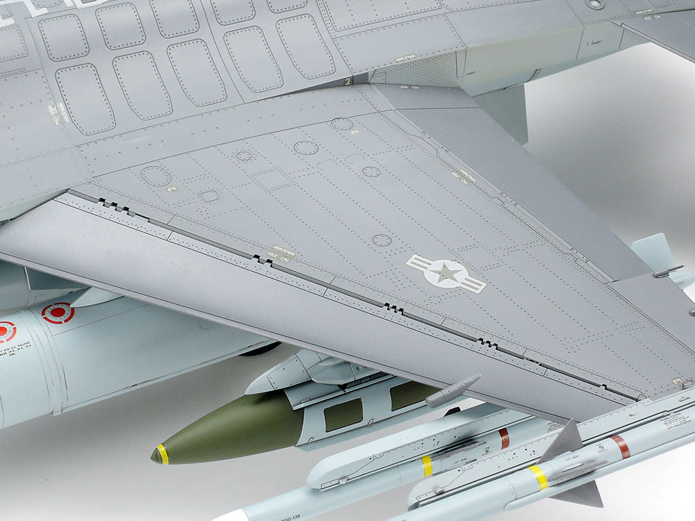 Tamiya Lockheed Martin F16CJ (Block 50) Fighting Falcon (1:32)
