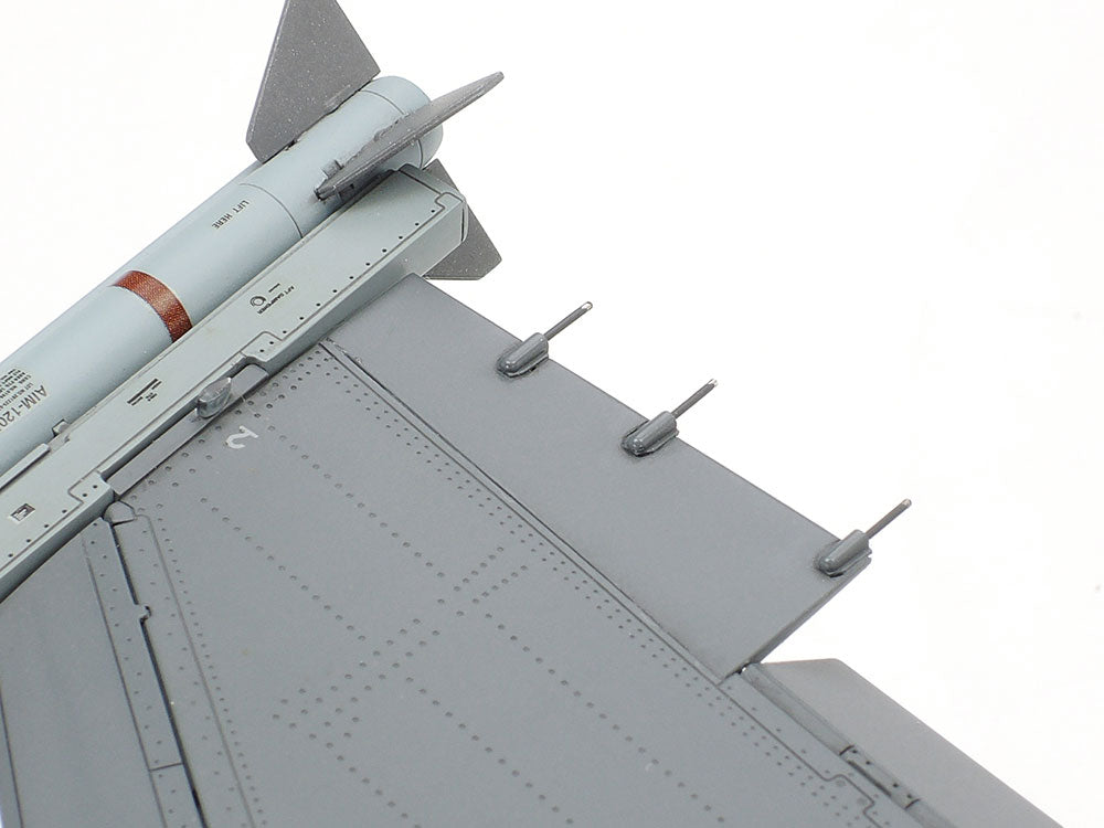 Tamiya Lockheed Martin F16CJ (Block 50) Fighting Falcon (1:32)