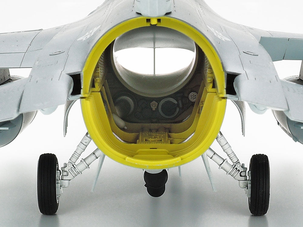 Tamiya Lockheed Martin F16CJ (Block 50) Fighting Falcon (1:32)