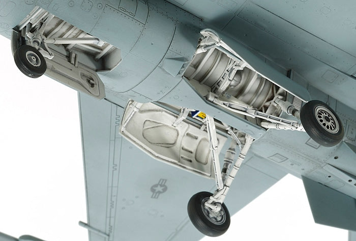 Tamiya Lockheed Martin F16CJ (Block 50) Fighting Falcon (1:72)