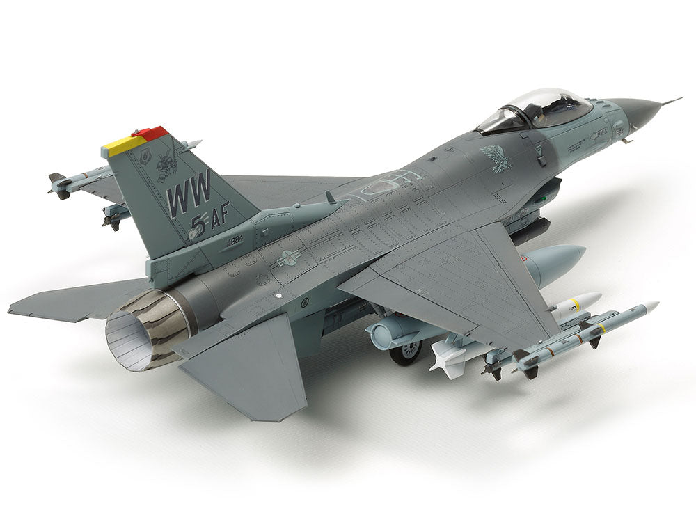 Tamiya Lockheed Martin F-16 CJ (Block 50) Fighting Falcon w/Full Equipment (1:72)