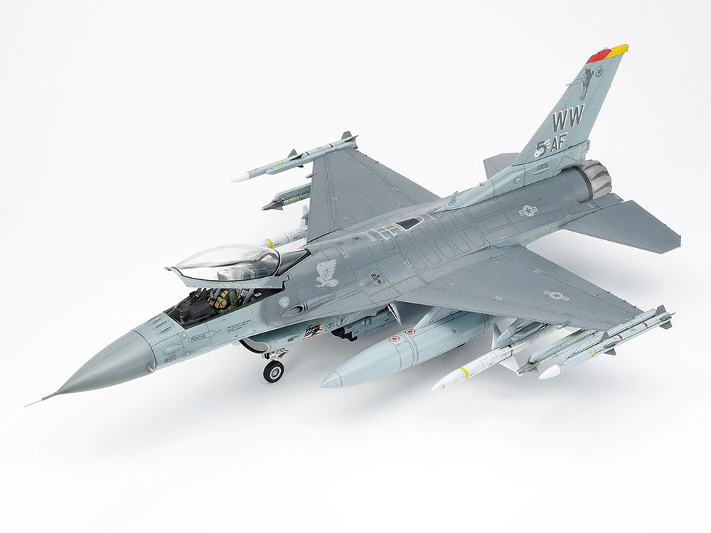 Tamiya Lockheed Martin F-16CJ (Block 50) Fighting Falcon (1:48)