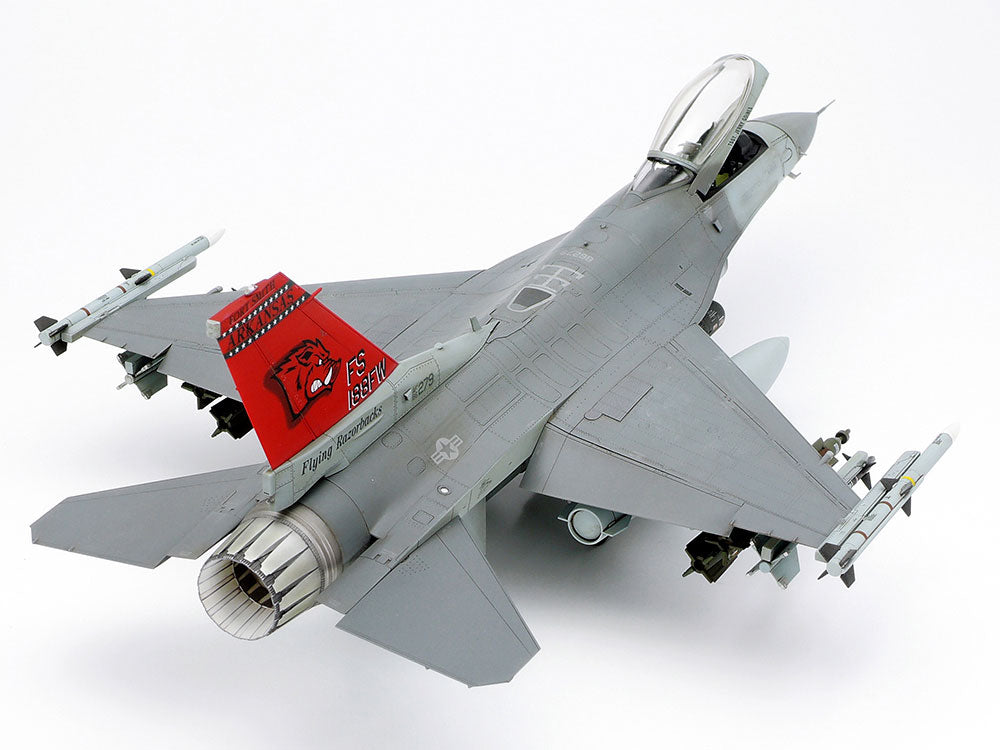 Tamiya Lockheed Martin F-16C (Block 25/32) Fighting Falcon ANG (1:48)