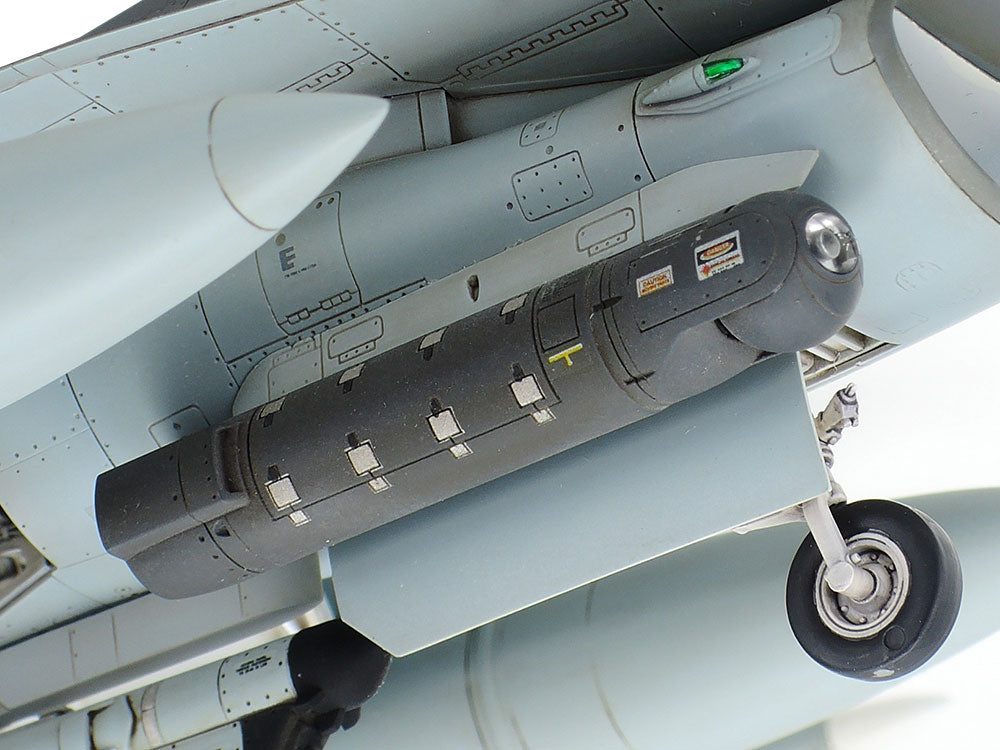 Tamiya Lockheed Martin F-16C (Block 25/32) Fighting Falcon ANG (1:48)