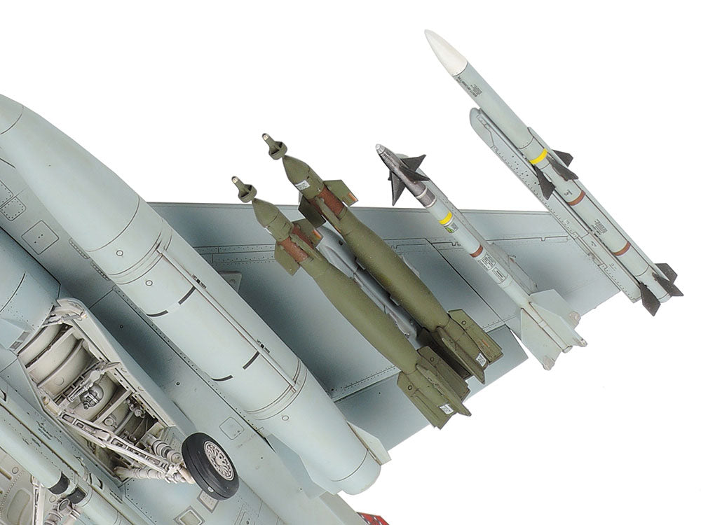 Tamiya Lockheed Martin F-16C (Block 25/32) Fighting Falcon ANG (1:48)