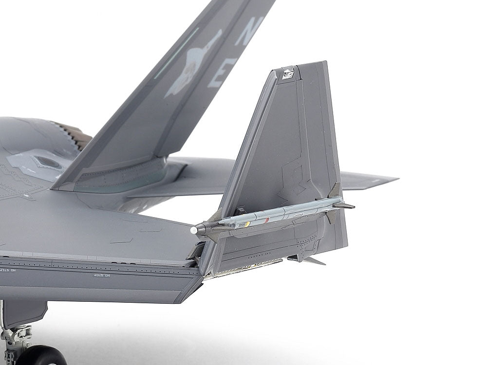 Tamiya Lockheed Martin F-35C Lightning II (1:48)