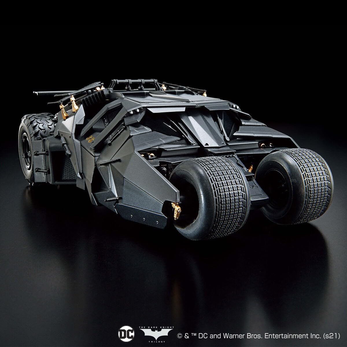 Bandai Batmobile (Batman Begins Version) (1:35)
