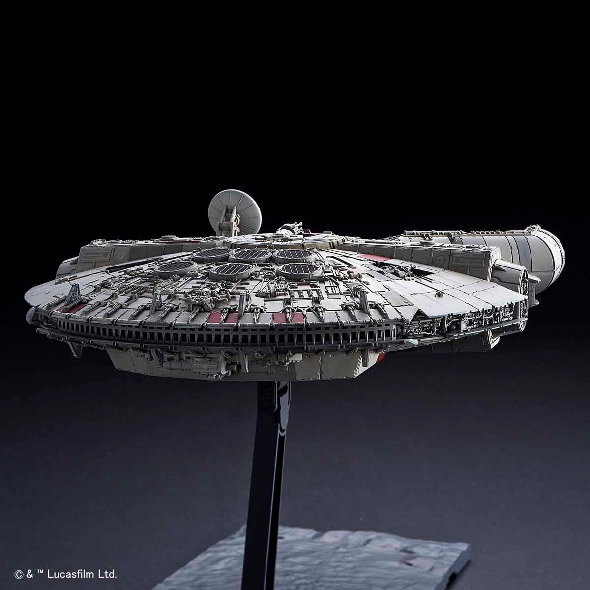 Bandai Star Millennium Falcon (Star Wars: The Rise of Skywalker) (1:144)